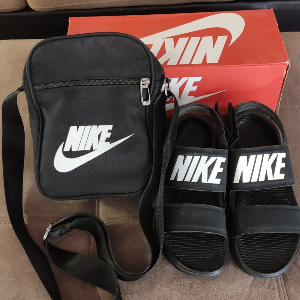 **SOLD**Nike Bundle 💓